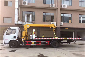 永定路附近汽车轮胎更换